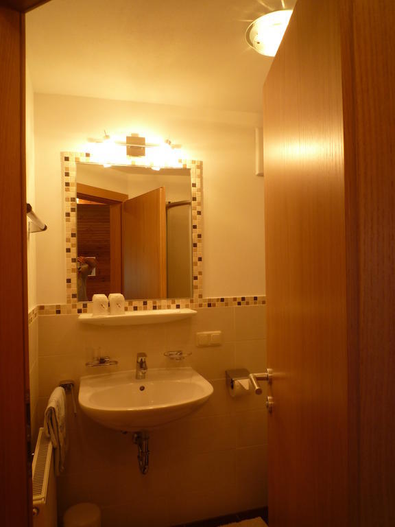 Haus Glanzern Apartment เวสเทนดอร์ฟ ห้อง รูปภาพ