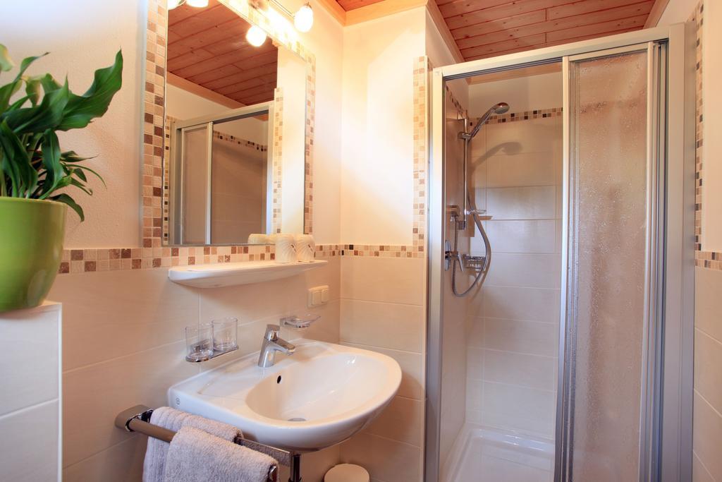 Haus Glanzern Apartment เวสเทนดอร์ฟ ห้อง รูปภาพ